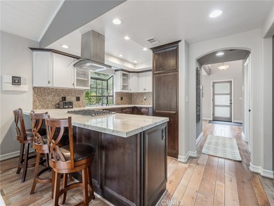 Beach Townhome/Townhouse Sale Pending in Manhattan Beach, California