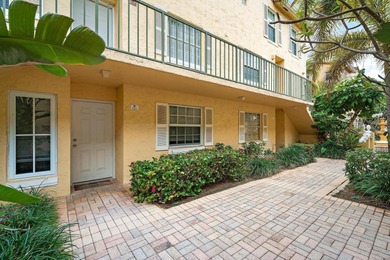 Beach Condo For Sale in Lake Park, Florida