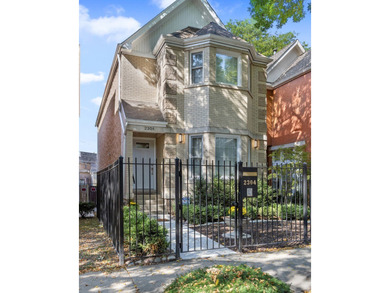 Beach Home Sale Pending in Chicago, Illinois