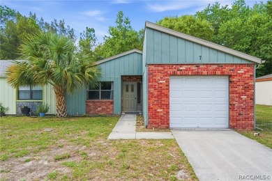 Beach Home Sale Pending in Homosassa, Florida