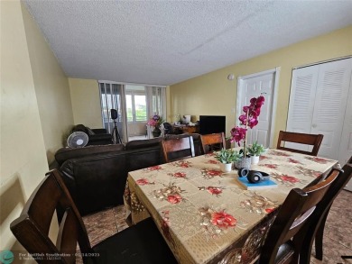 Beach Condo For Sale in Lauderdale Lakes, Florida