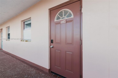 Beach Condo For Sale in Sunrise, Florida