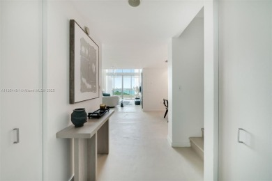 Beach Condo For Sale in Miami, Florida
