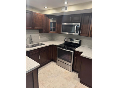 Beach Condo For Sale in Lauderhill, Florida