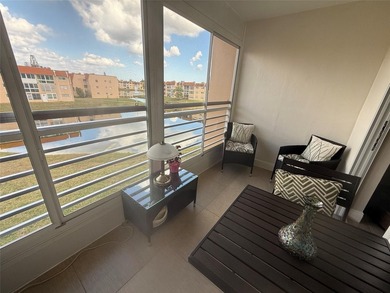 Beach Condo For Sale in Sunrise, Florida