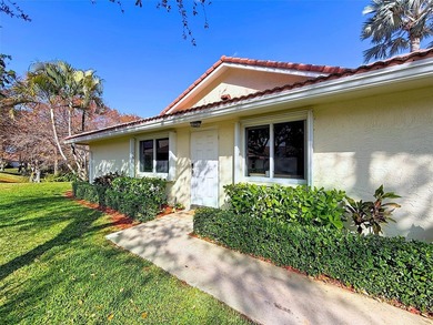 Beach Townhome/Townhouse Active Under Contract in Boca Raton, Florida