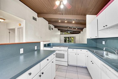 Beach Condo For Sale in Hollywood, Florida