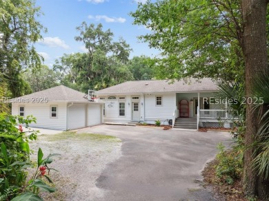Beach Home For Sale in Bluffton, South Carolina