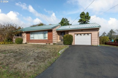 Beach Home For Sale in Newport, Oregon