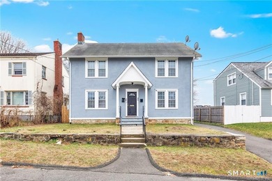 Beach Home Active Under Contract in Bridgeport, Connecticut