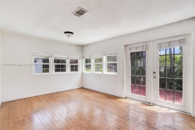 Beach Townhome/Townhouse Sale Pending in Dania, Florida