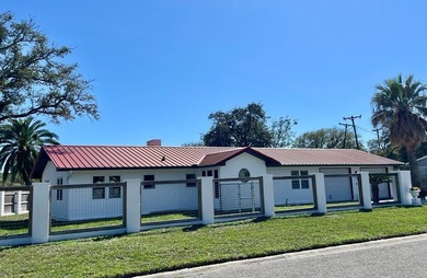 Beach Home For Sale in Rockport, Texas