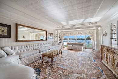 Beach Condo For Sale in Palm Beach, Florida