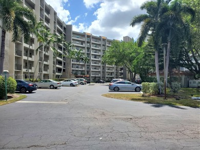 Beach Condo For Sale in Lauderhill, Florida