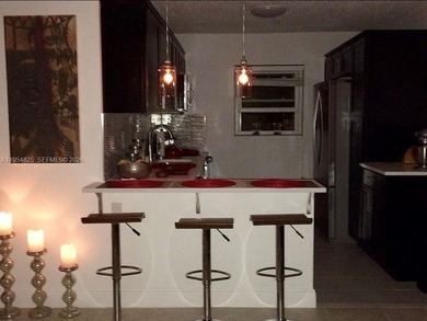 Beach Condo For Sale in Oakland Park, Florida