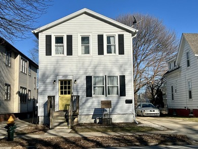 Beach Home For Sale in Racine, Wisconsin