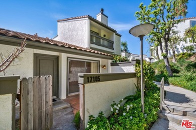 Beach Townhome/Townhouse For Sale in Pacific Palisades, California