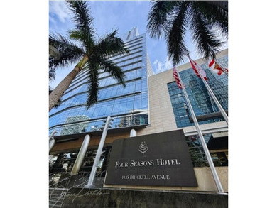 Beach Condo For Sale in Miami, Florida