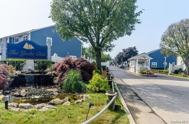 Beach Condo For Sale in Island Park, New York