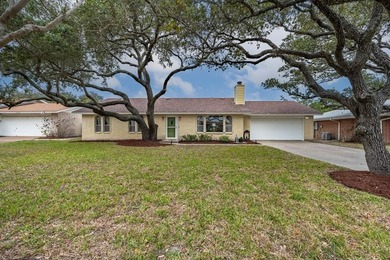 Beach Home For Sale in Rockport, Texas