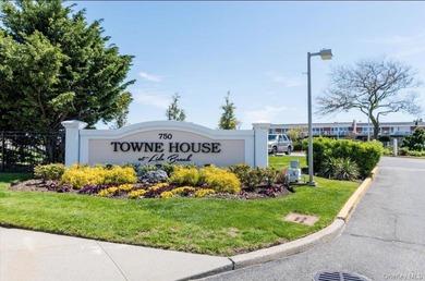 Beach Condo For Sale in Lido Beach, New York