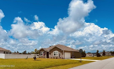 Beach Home For Sale in Peletier, North Carolina