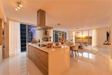 Beach Condo For Sale in Sunny Isles Beach, Florida