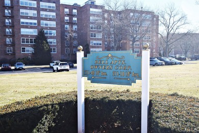 Beach Home Sale Pending in Bayside, New York