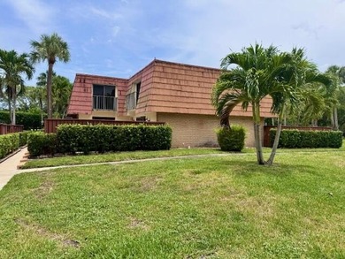 Beach Townhome/Townhouse For Sale in Boynton Beach, Florida