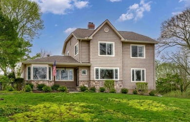 Beach Home For Sale in Hampton Bays, New York