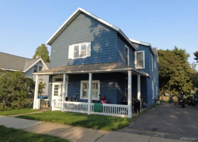 Beach Home Sale Pending in Marquette, Michigan