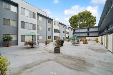 Beach Condo For Sale in Oakland, California