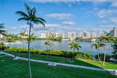 Beach Condo For Sale in Aventura, Florida
