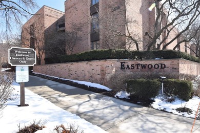 Beach Condo For Sale in Shorewood, Wisconsin