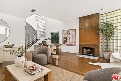 Beach Home For Sale in Venice, California