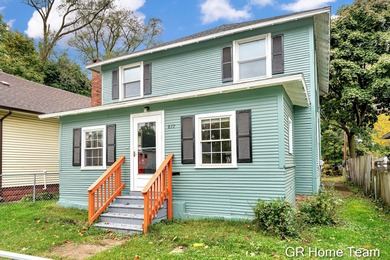 Beach Home Sale Pending in Benton Harbor, Michigan