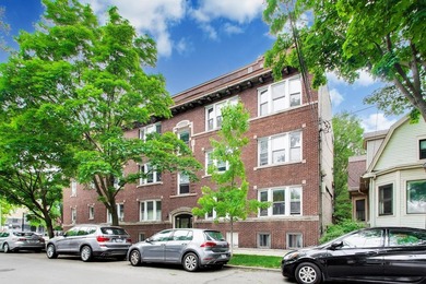Beach Condo For Sale in Chicago, Illinois