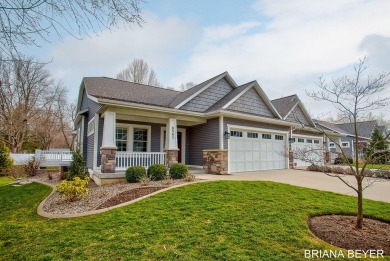 Beach Condo For Sale in Saugatuck, Michigan
