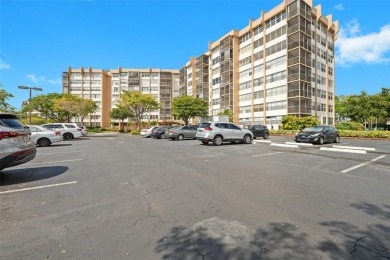 Beach Condo For Sale in Pembroke Pines, Florida