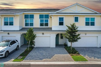 Beach Townhome/Townhouse For Sale in Deerfield Beach, Florida