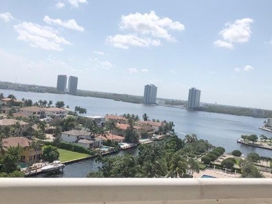 Beach Condo For Sale in Aventura, Florida