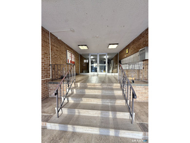 Beach Condo For Sale in West Haven, Connecticut