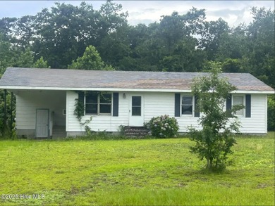 Beach Home Active Under Contract in Sneads Ferry, North Carolina