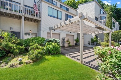 Beach Townhome/Townhouse Sale Pending in Glen Cove, New York