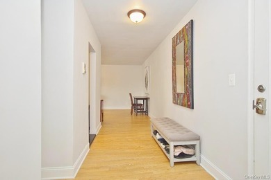 Beach Home Sale Pending in New Rochelle, New York