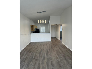 Beach Condo For Sale in Sunrise, Florida