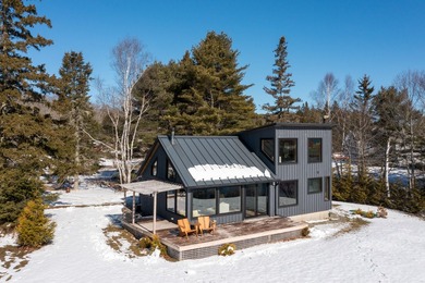 Beach Home For Sale in Bremen, Maine