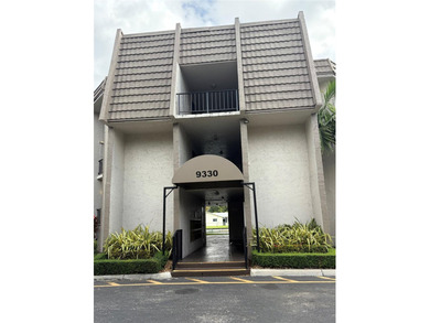 Beach Condo For Sale in Tamarac, Florida