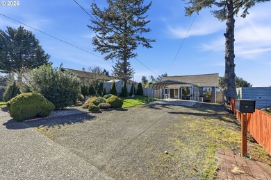 Beach Home For Sale in Coos Bay, Oregon