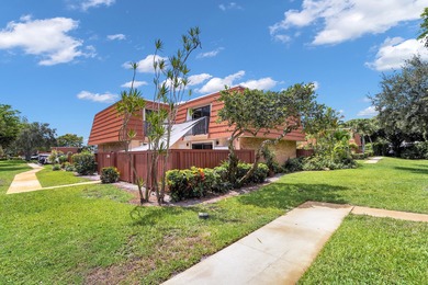 Beach Townhome/Townhouse For Sale in Deerfield Beach, Florida